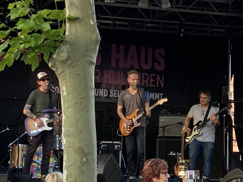 Spunkk Live auf dem Festival des Offenen Haus der Kulturen in Frankfurt Bockenheim, Kulturcampus, vor dem ehemaligen KOZ der Uni Frankfurt am 4.6.2022